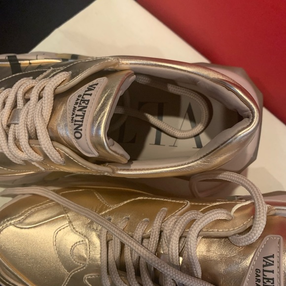 Valentino Garavani metallic copper sneakers - Picture 5 of 8